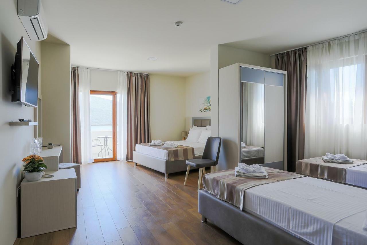 Hotel Olimpija Plus Herceg Novi Exterior photo